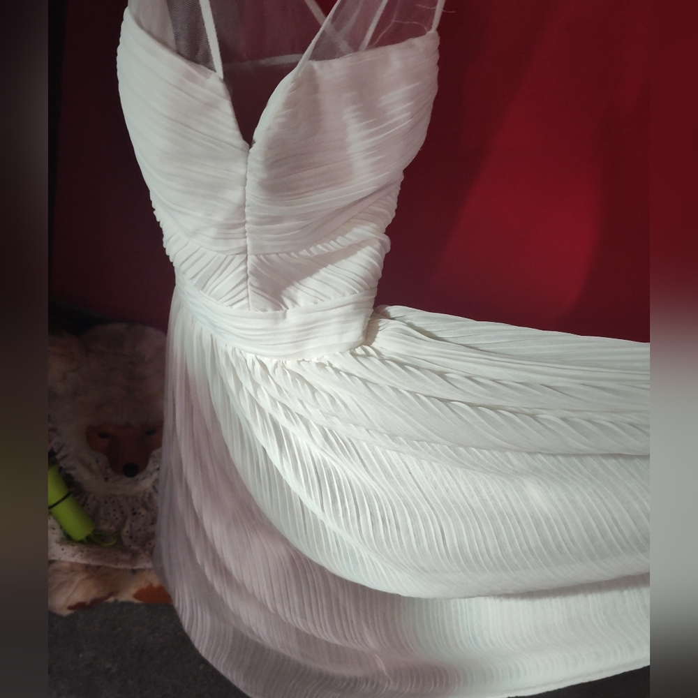 Juniors/women's off white coffin formal/cocktail Dress size 11